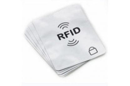 Ovitek za popolno zaščito RFID bančnih in drugih kartic